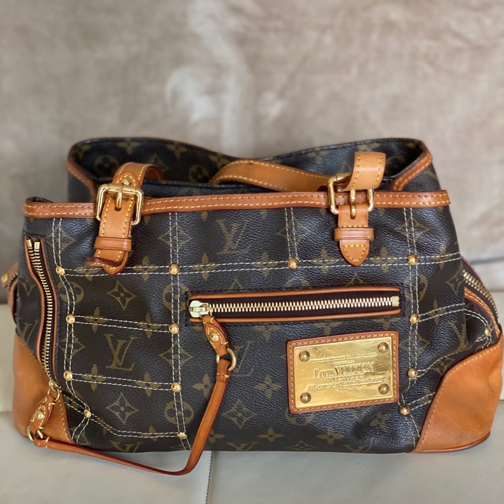 Louie Vuitton Original Monogram Golden plaque